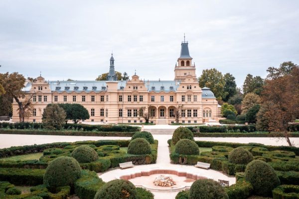 Wenckheim kerékpárút - Wenckheim kastély
